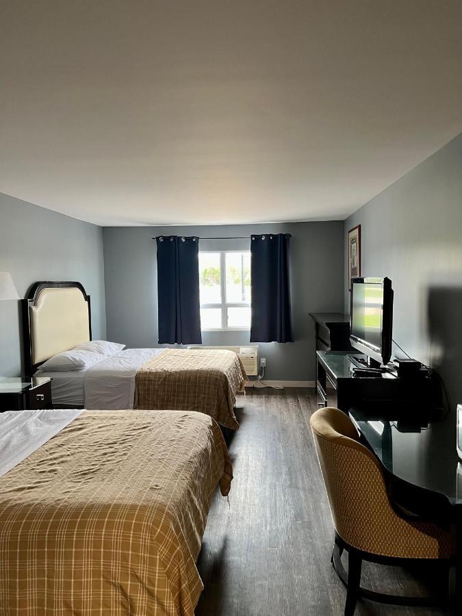 וואווה Hwy 17 Hotel מראה חיצוני תמונה