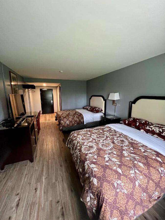 וואווה Hwy 17 Hotel מראה חיצוני תמונה