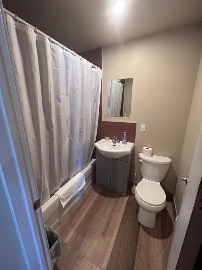 וואווה Hwy 17 Hotel מראה חיצוני תמונה