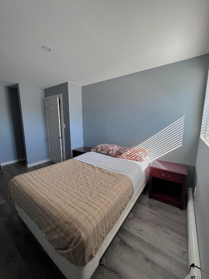 וואווה Hwy 17 Hotel מראה חיצוני תמונה